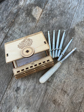 Load image into Gallery viewer, Interchangeable Set of Crochet Hooks