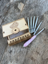 Load image into Gallery viewer, Interchangeable Set of Crochet Hooks