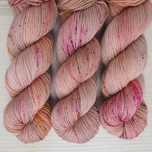 Load image into Gallery viewer, Super Sock Yarn 100g
