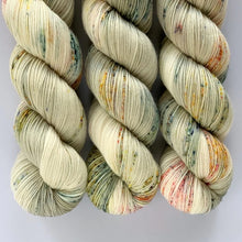 Load image into Gallery viewer, Super Sock Yarn 100g