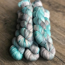Load image into Gallery viewer, Super Sock Yarn 100g
