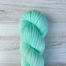 Load image into Gallery viewer, Merino Twist Fingering
