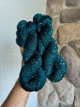 Load image into Gallery viewer, Spotlight Yarn w/ Sequins
